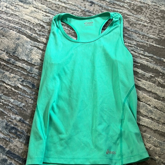 Workout tank - Picture 2 of 2